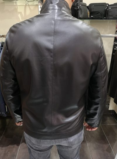 CAZADORA DE PIEL NEGRA TALLA 52