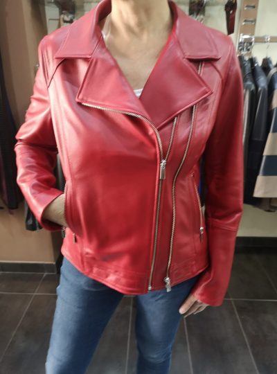 CAZADORA ROQUERA DE COLOR ROJO TALLA 46