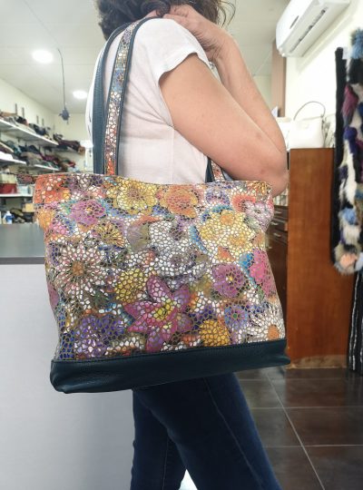 BOLSO DE PIEL COMBINADO EN VERDE