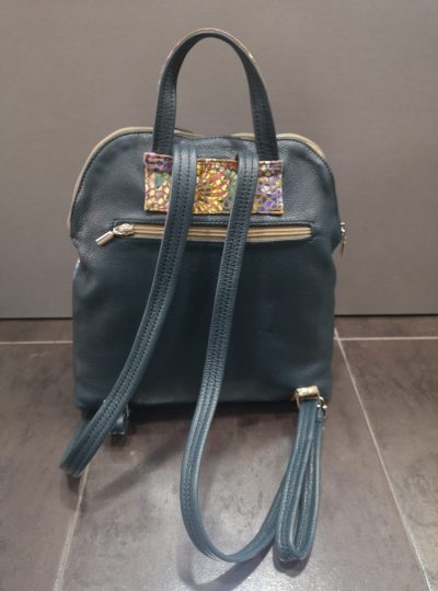 MOCHILA DE PIEL VERDE COMBINADA
