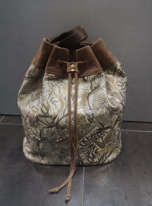 BOLSO SACO DE PIEL COMBINADO.