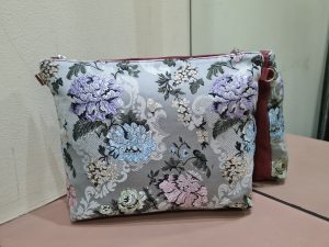 BOLSO BANDOLERA DE TELA FALLERA Y PIEL.